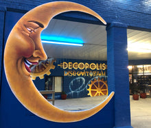 DECOPOLIS Trading Pin: Mr Dreams (Moon)